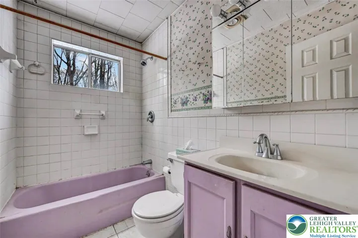 Main Full Bathroom