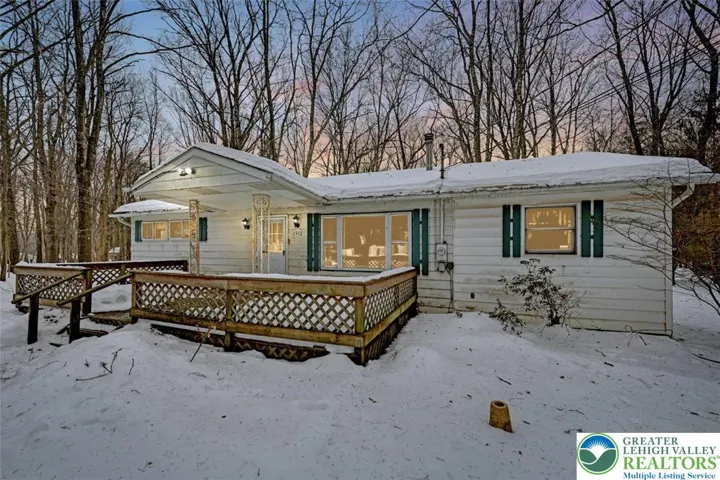 1912 Johns Rd Ranch on 1 Acre!