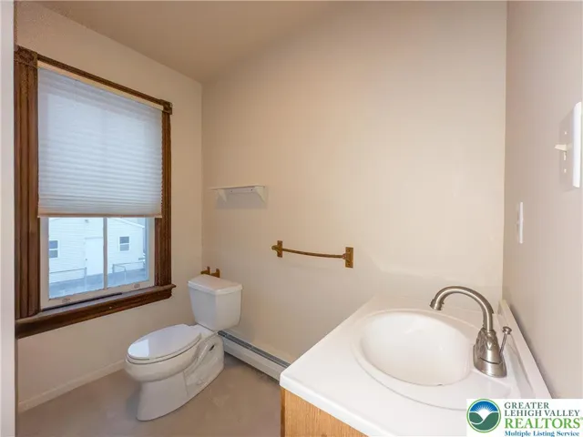 2nd Floor Bath