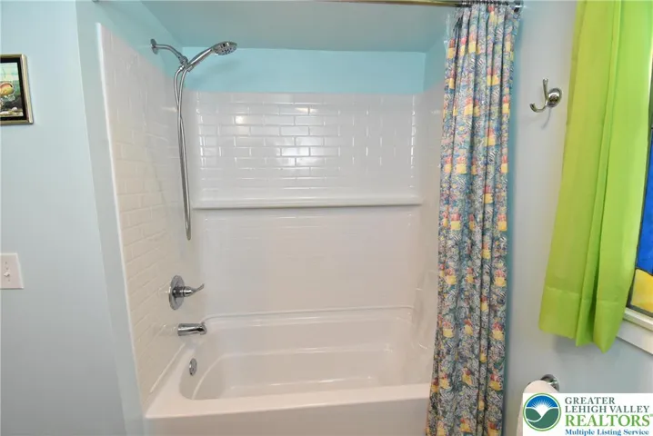 Subway-tile style easy clean tub/shower enclosure