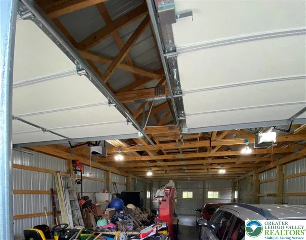 1,100 sq.ft. garage
