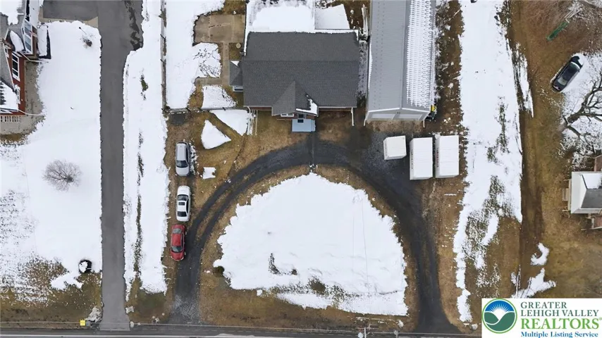 Circular Driveway - plenty of parking