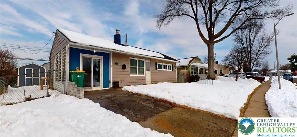 3 BR Ranch w/ Enclosed Porch