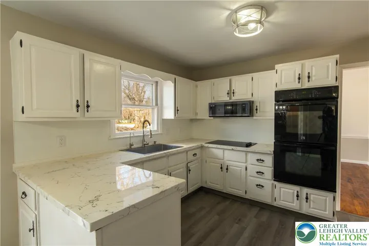 Kitchen pic 5