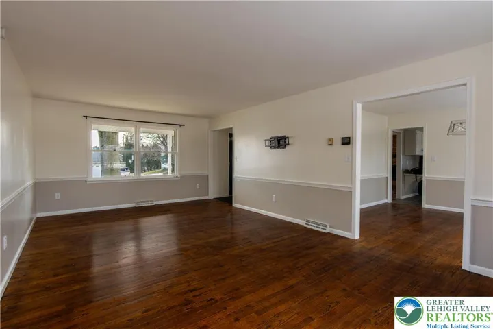 Living room pic 2