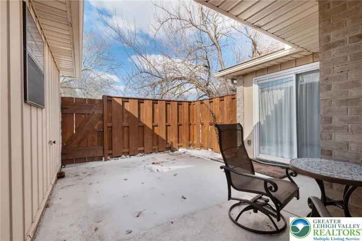Beautiful Courtyard ~ The perfect 'Outdoor Living Room "