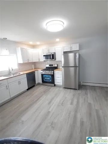 Large, modern kitchen