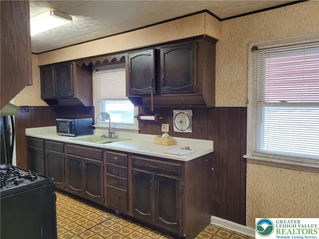 Kitchen pic 1