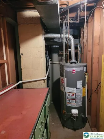Gas hot water heater