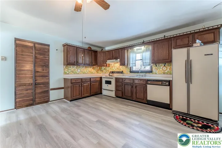 Large Eat In Kitchen