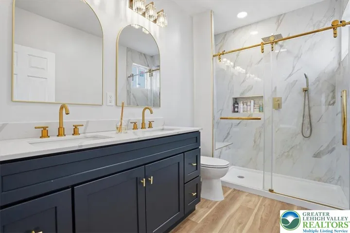 Bedroom 1/ Full Bath