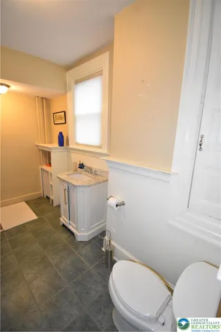 3rd Fl bath