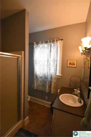 1st Floor Bathroom