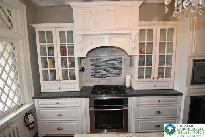 1st floor stove with built ins