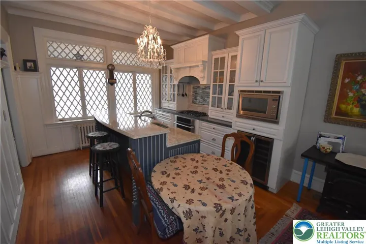 1st Fl open concept kitchen living room