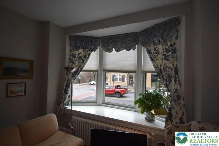 Bay window 1st fl living room