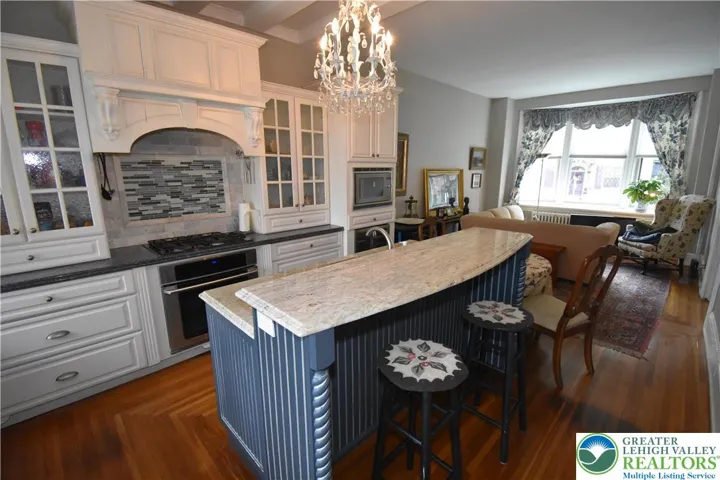 Kitchen with center island