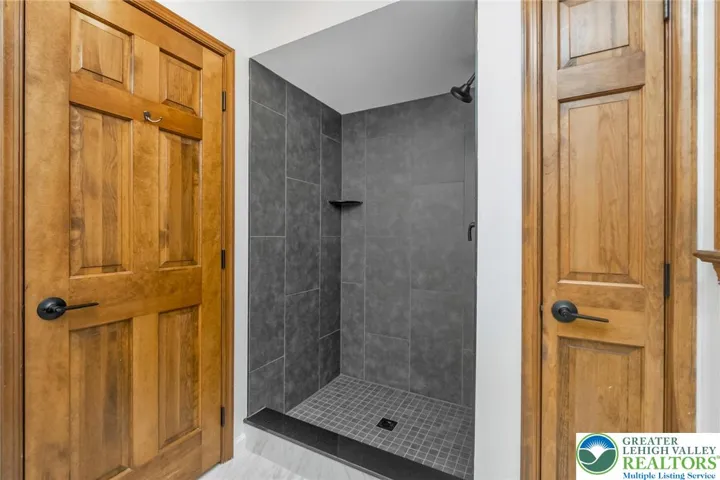 1st floor full bathroom