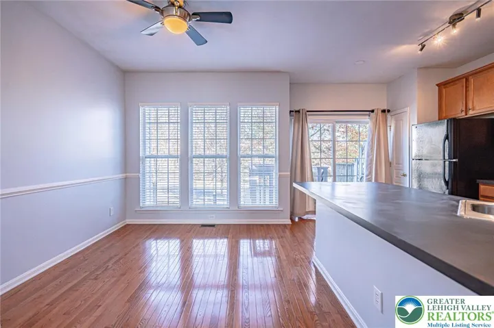 Eat-In area in Kitcheen - hardwood floors