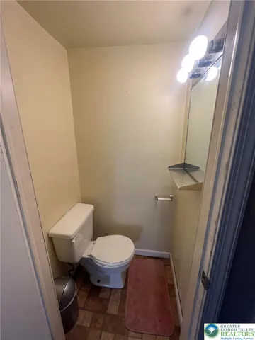 bedroom 2 closet/bathroom