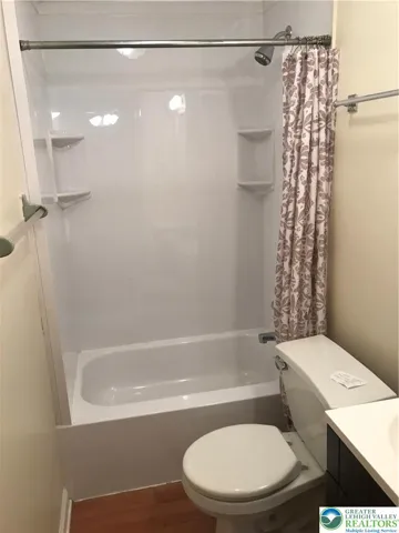 728 1st floor bath