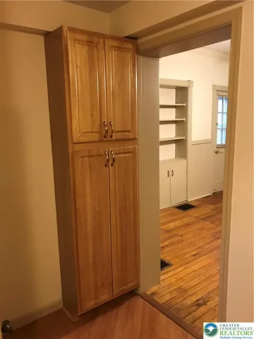 728 1st floor kitchen pantry
