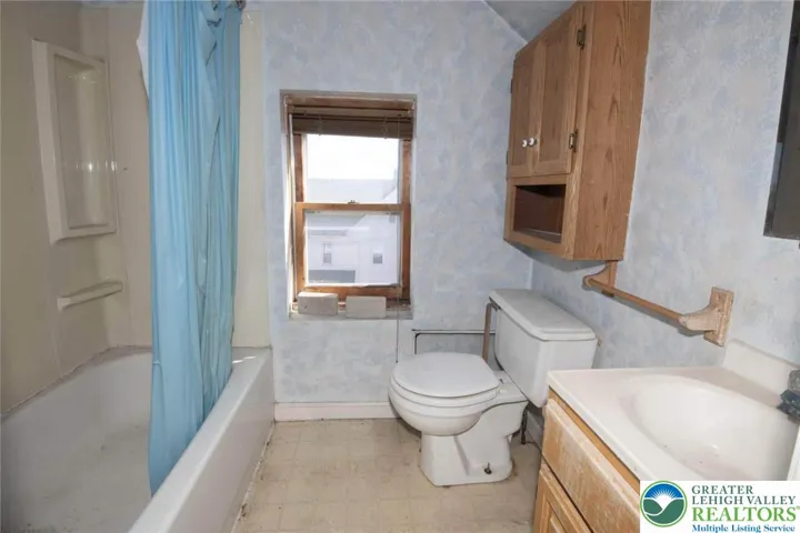 728 2nd floor bath