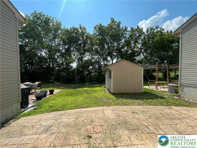 Backyard with an outside shed