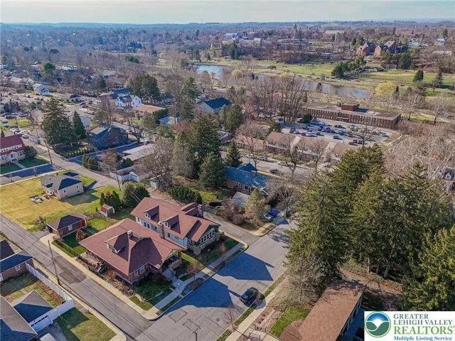 walk to Union Terrace park, schools,Cedar Beach and so much more