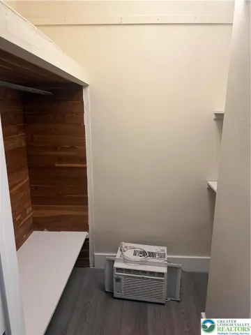 Walking closet
