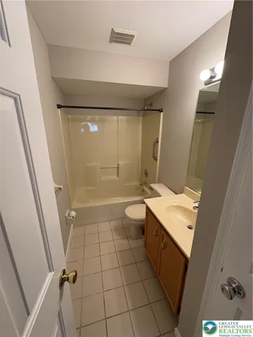 2nd floor full bath