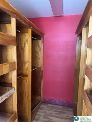 walkin closet