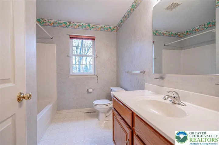 Full Bath on 2nd Fl