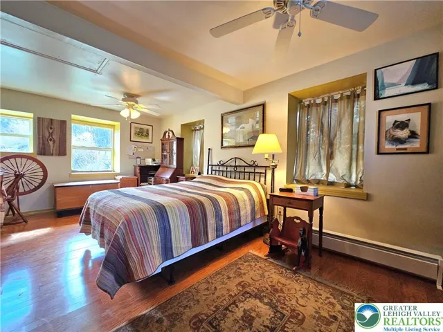 Primary bedroom - 1st floor