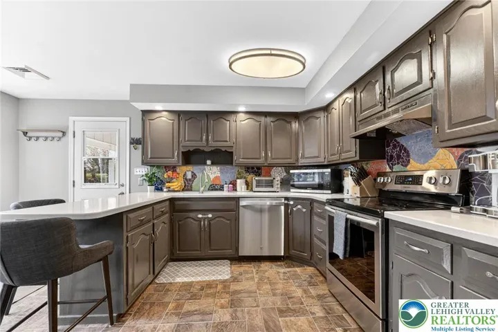 MODERN KITCHEN!