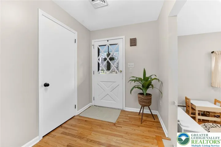 LARGE OPEN FOYER