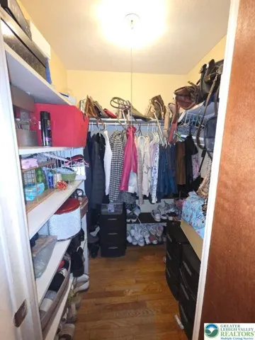 walk in closet