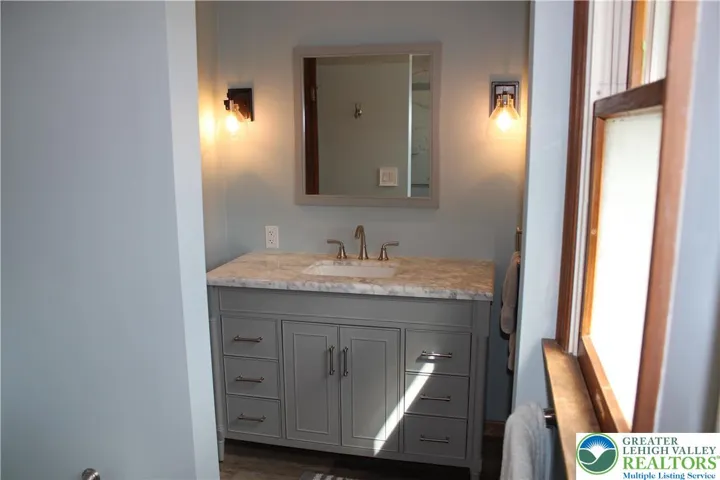 2nd Floor Bathroom