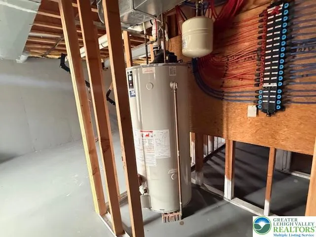 Hot water heater