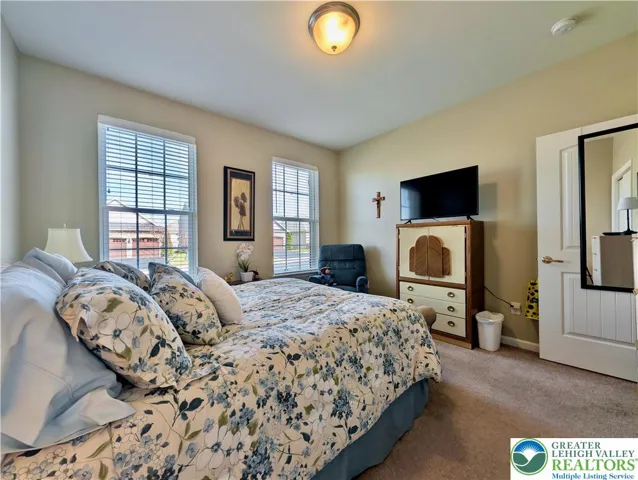 2nd bedroom