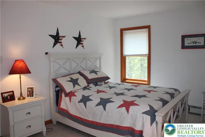 2nd Floor Queen Bedroom