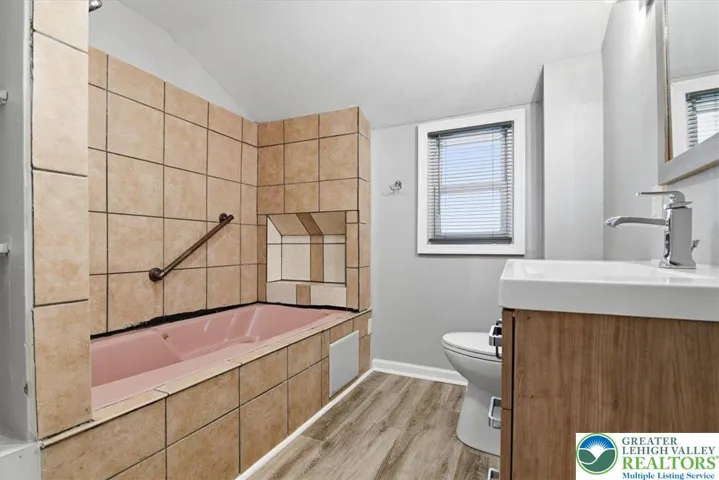 Full Bath View