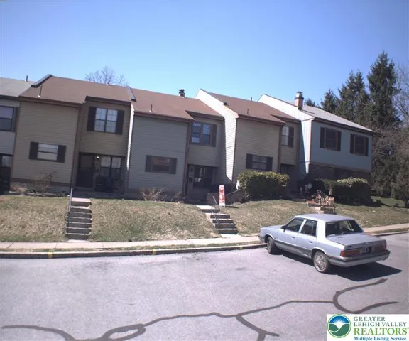 1720 Sequoia Court South Whitehall Township[