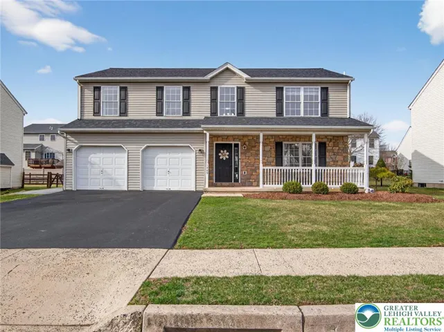 Welcome to 1749 Red Bud Rd !