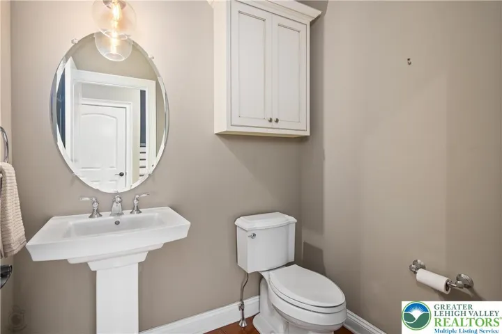 1st level Powder Room