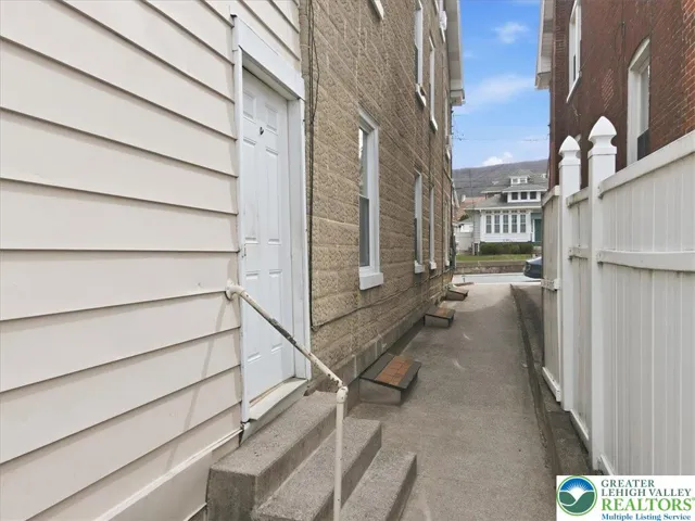 UNIT 2 ENTRANCE