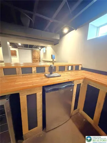 Finished Basement Wet Bar/ Kegerator