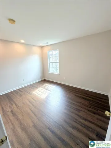 Bedroom 3 (back)