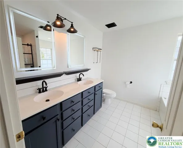 Primary Suite Bathroom