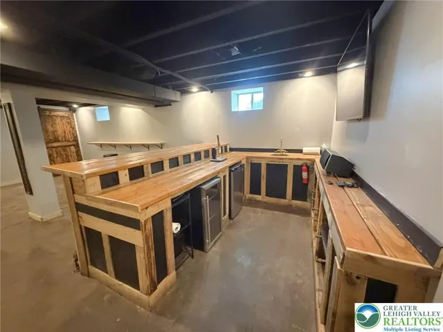 Finished Basement Wet Bar